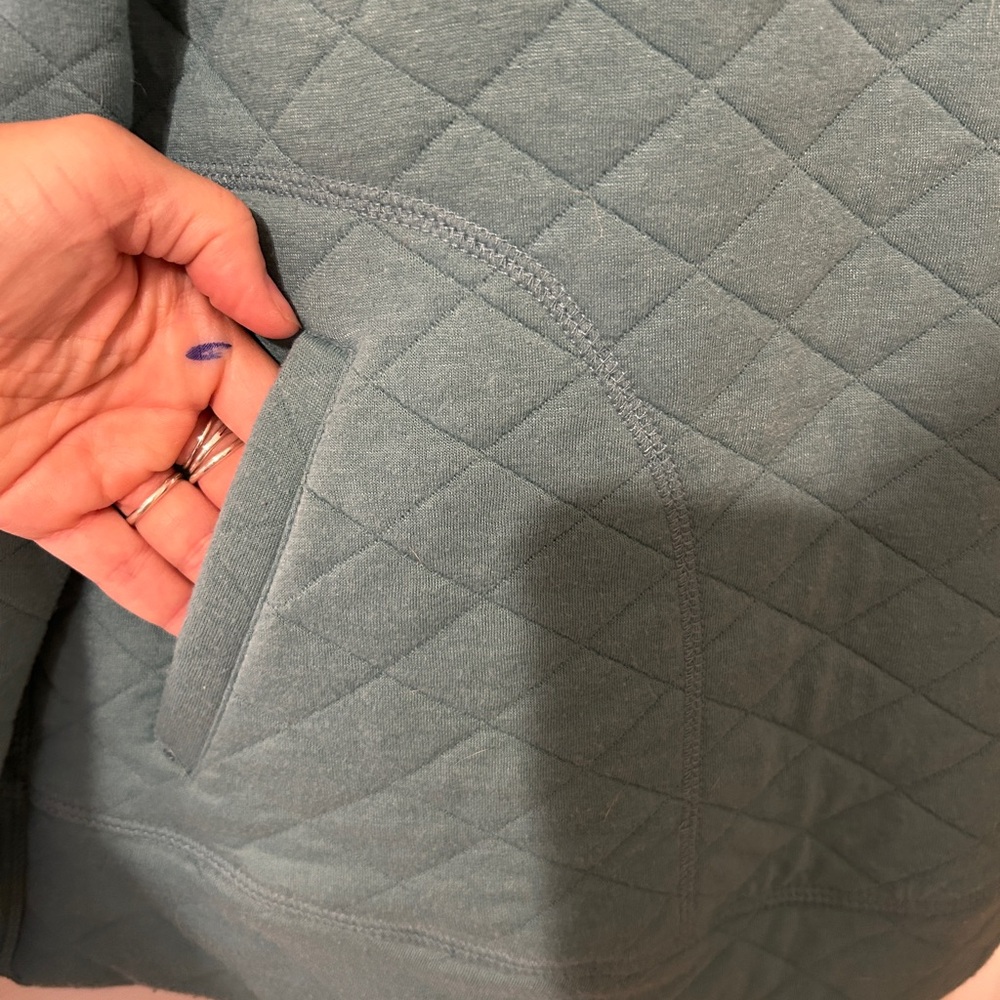 Quilted teal pullover - Picture 7 of 7